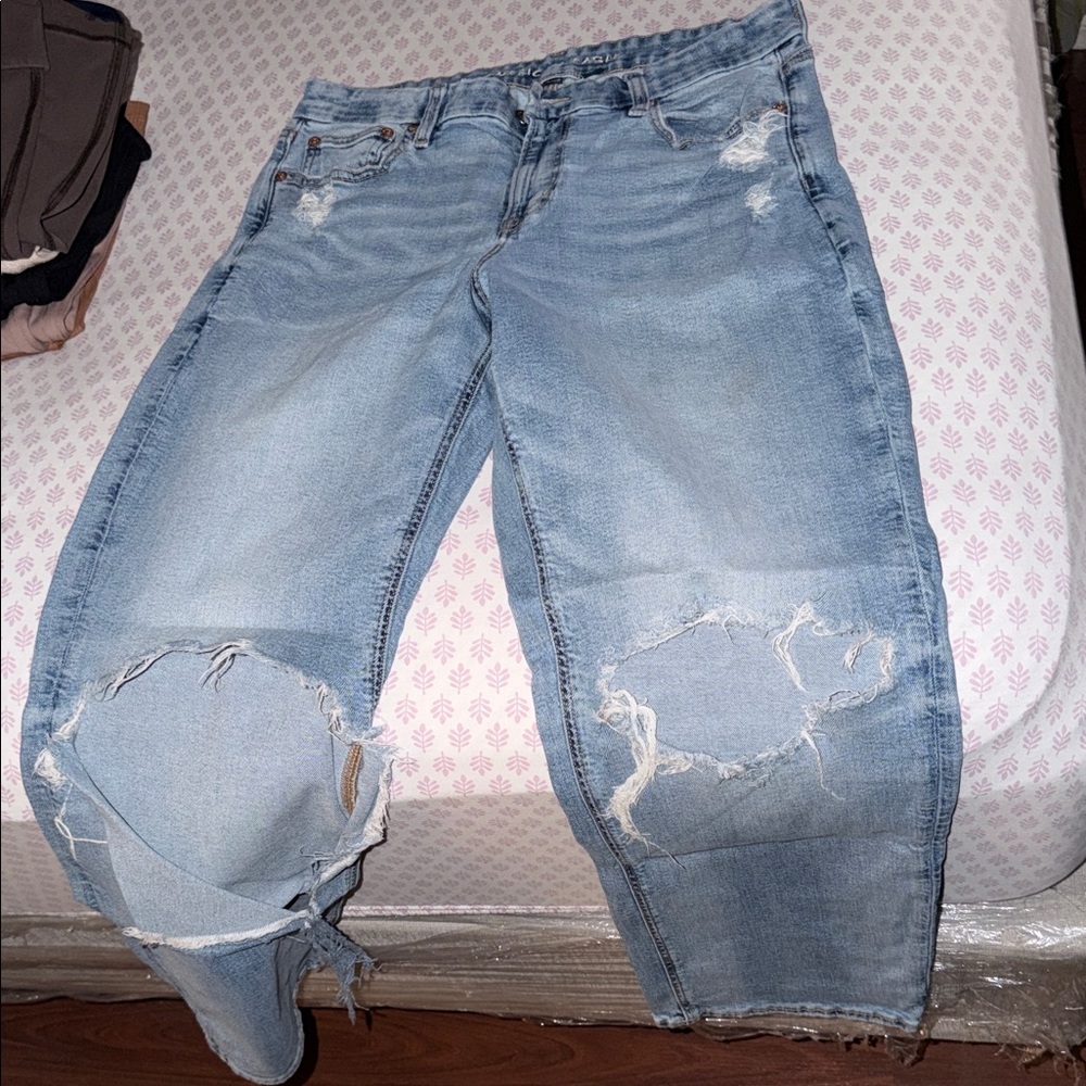 American Eagle Outfitters Light Blue Distressed Boyfriend Jeans
